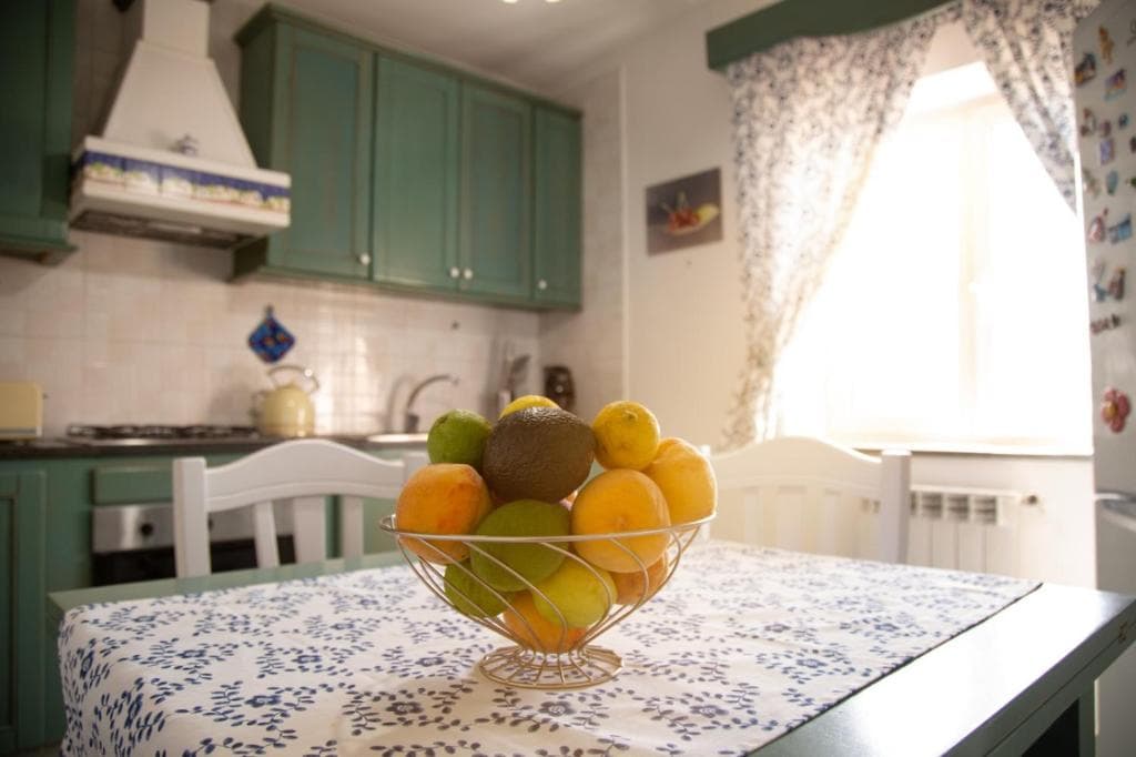 Cucina mediterranea con frutta fresca a Casa Petito